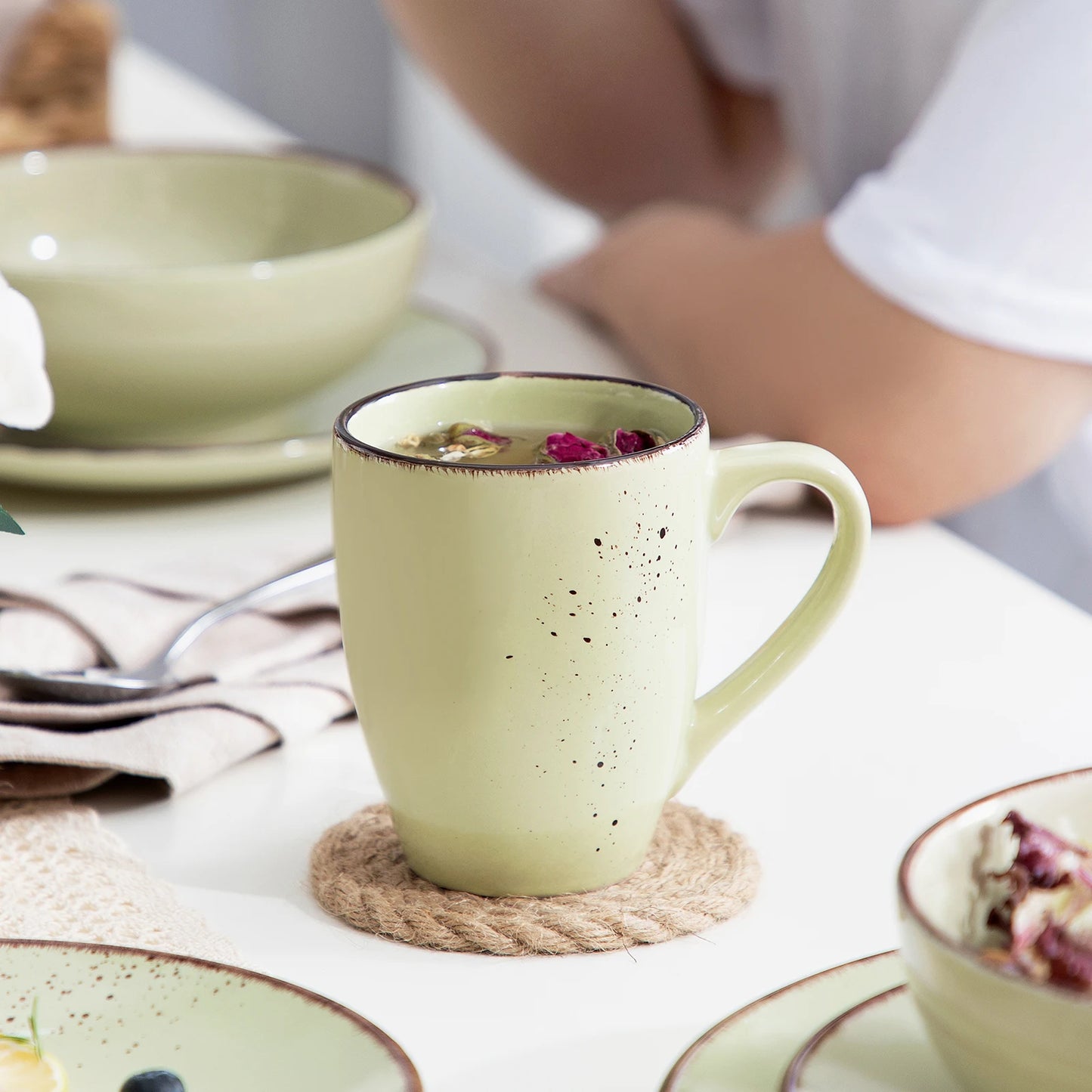 Tara 32 Piece Dinnerware Set