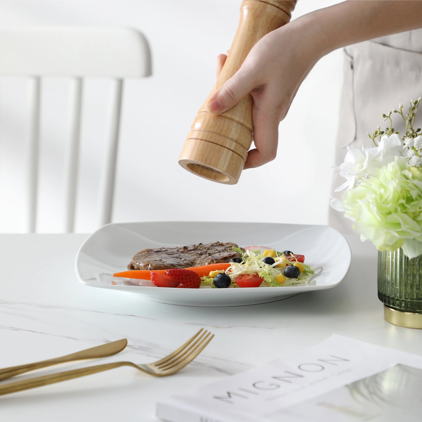 MALACASA JULIA 18-Piece Classic Porcelain Dinnerware Set